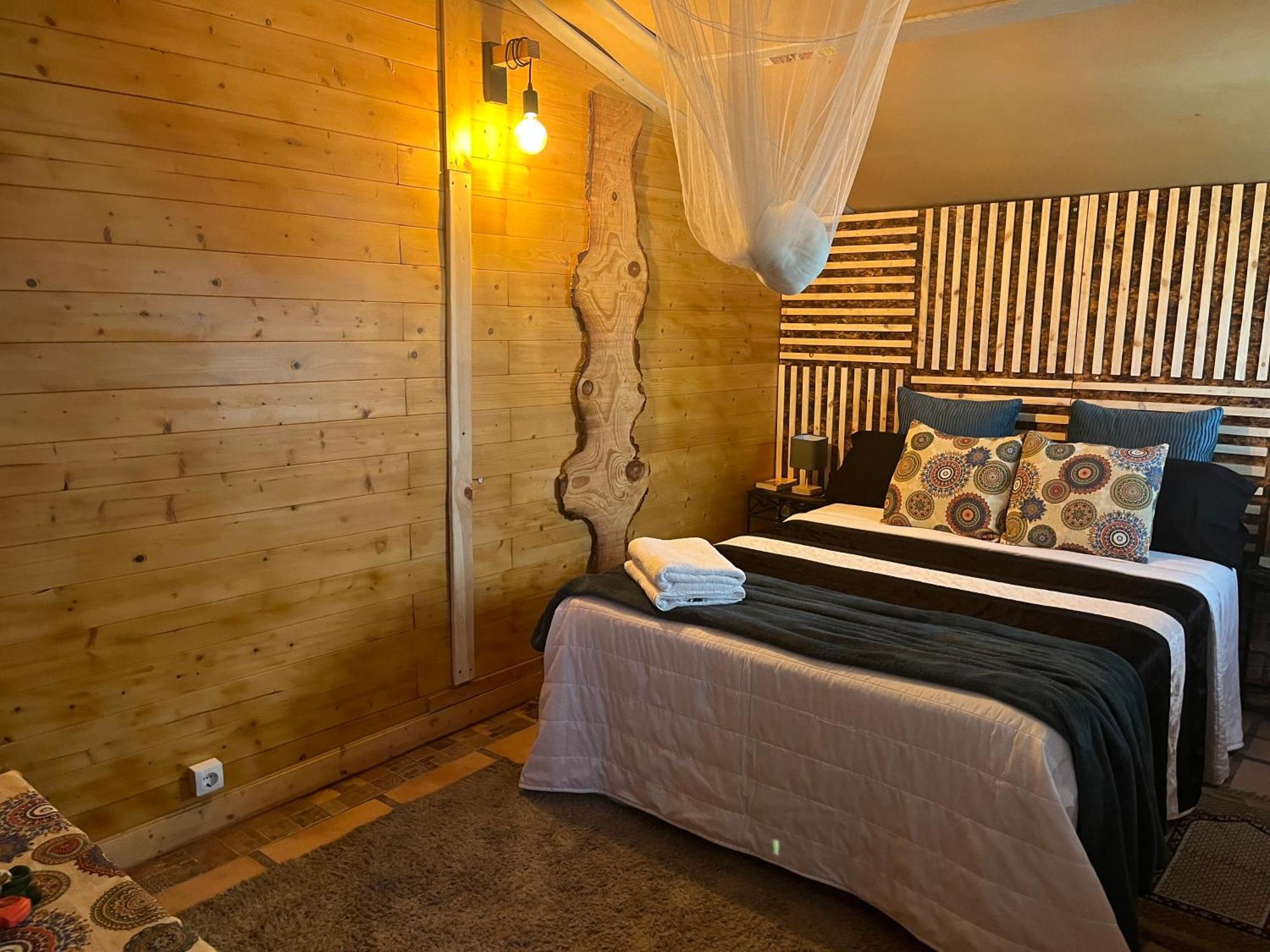 Casa Kintsugi Hotel Masquefa Bagian luar foto